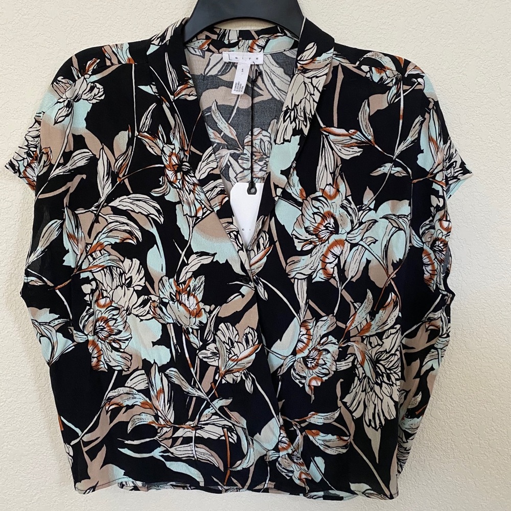 NWT Leith Cap Sleeve Black Floral Faux Wrap Shirt